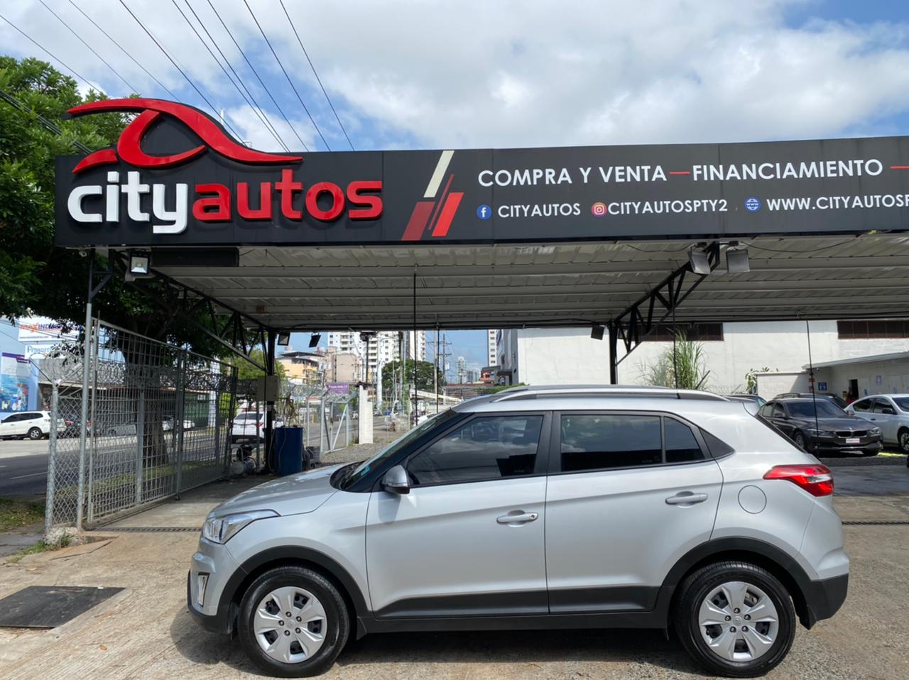 SE VENDE HYUNDAI CRETA 2017 SEMIFULL