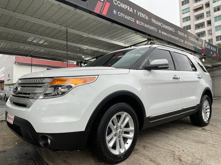 SE VENDE FORD EXPLORER 2015 XLT 4x4