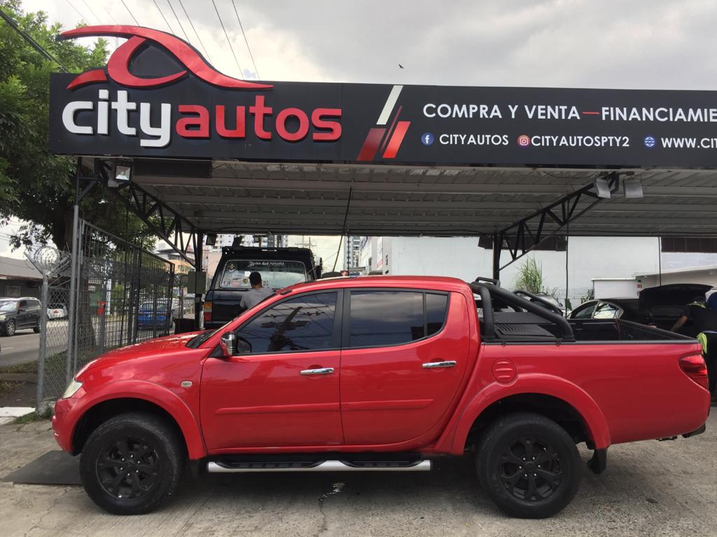 MITSUBISHI L200 2015 4X4 FULL EXTRAS TURBO DIESEL