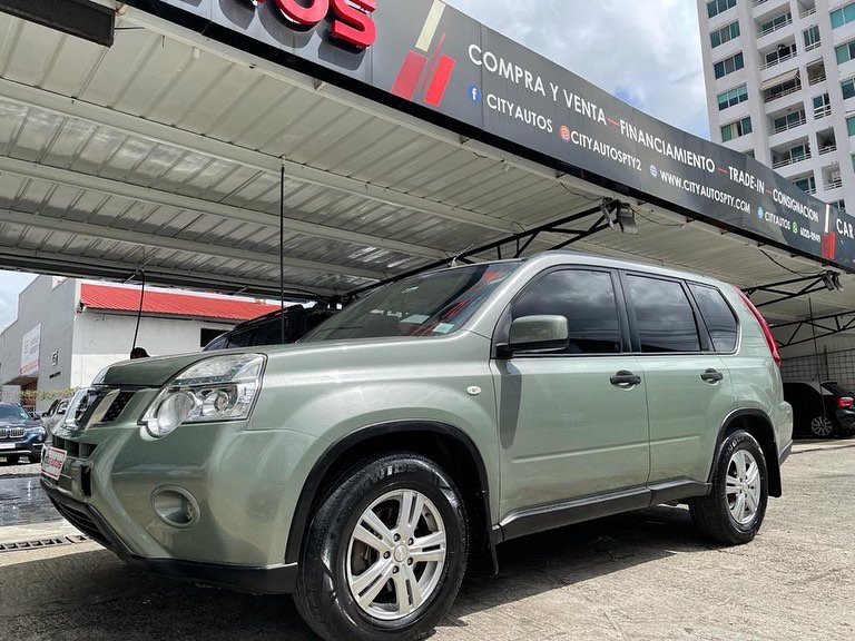 SE VENDE NISSAN X-TRAIL 2013