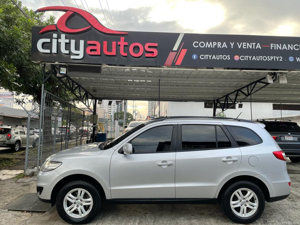 SE VENDE HYUNDAI SANTA FE 2012 4WD FULL XTRAS