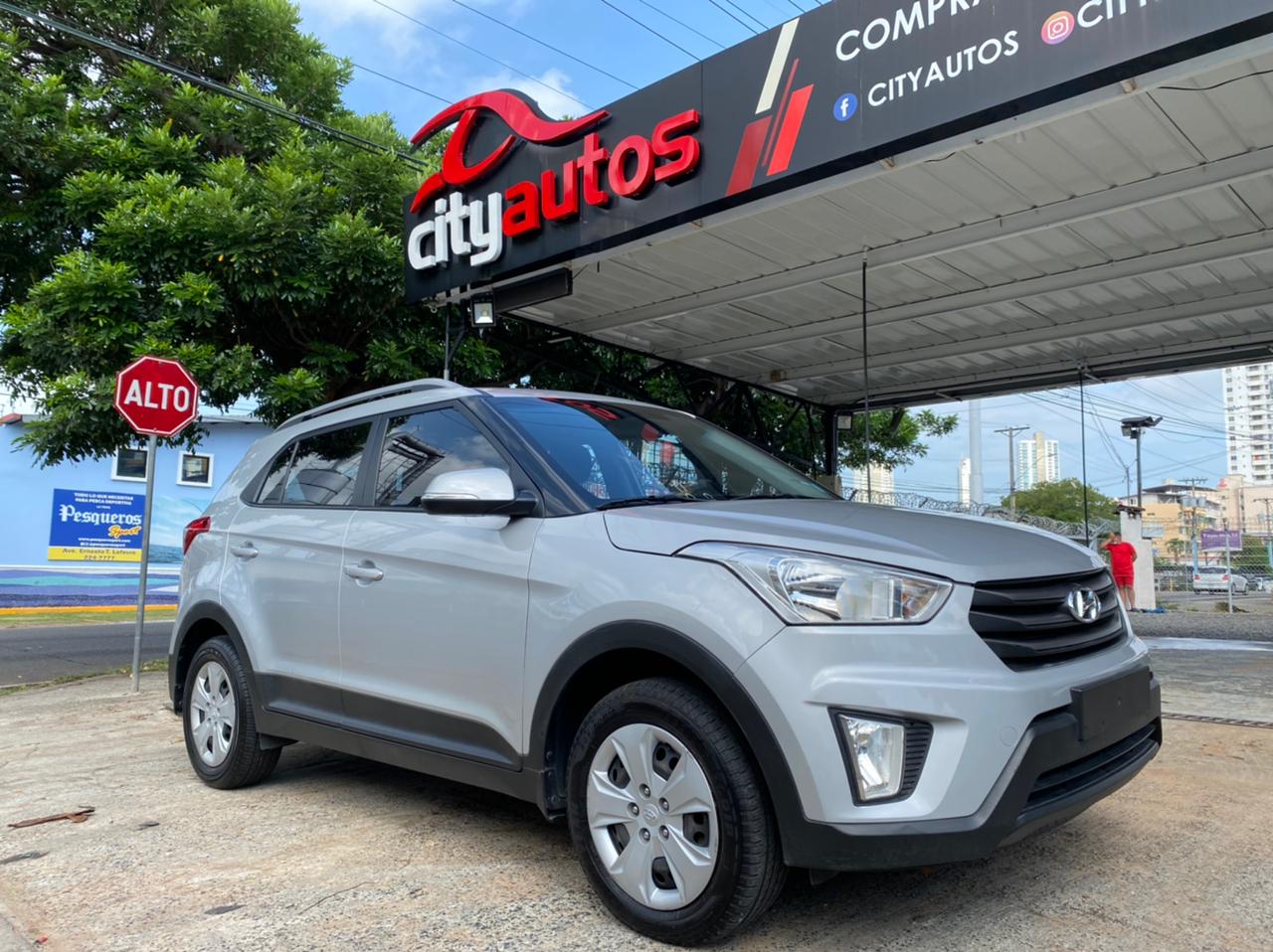 SE VENDE HYUNDAI CRETA 2017 SEMIFULL