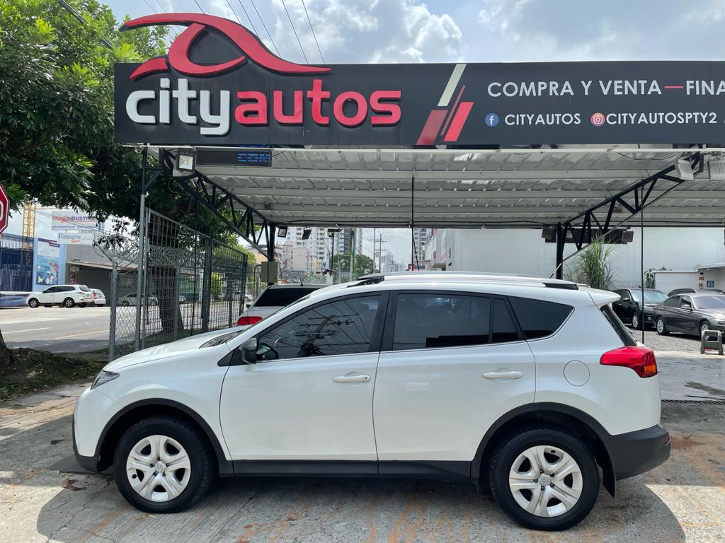 SE VENDE TOYOTA RAV4 2015 SEMIFULL