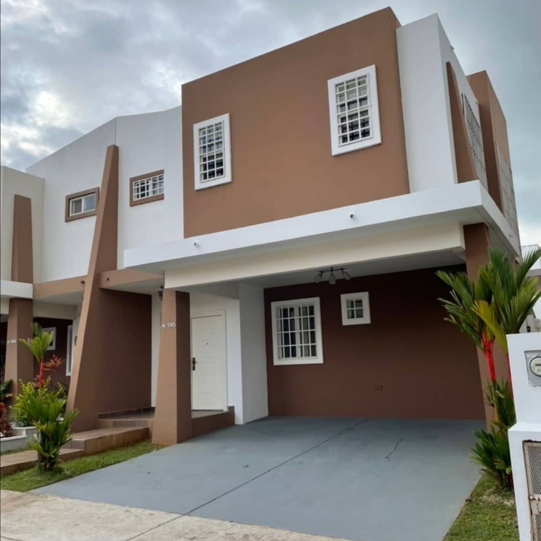 Se vende casa P. H Everest / Brisas del golf norte. $189,000