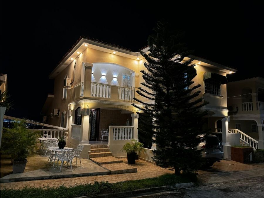 Se vende casas en P.H Bosques de cibeles, Altos de Panamá