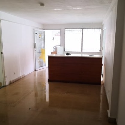 Alquilo - Casa comercial calle 50 17mts