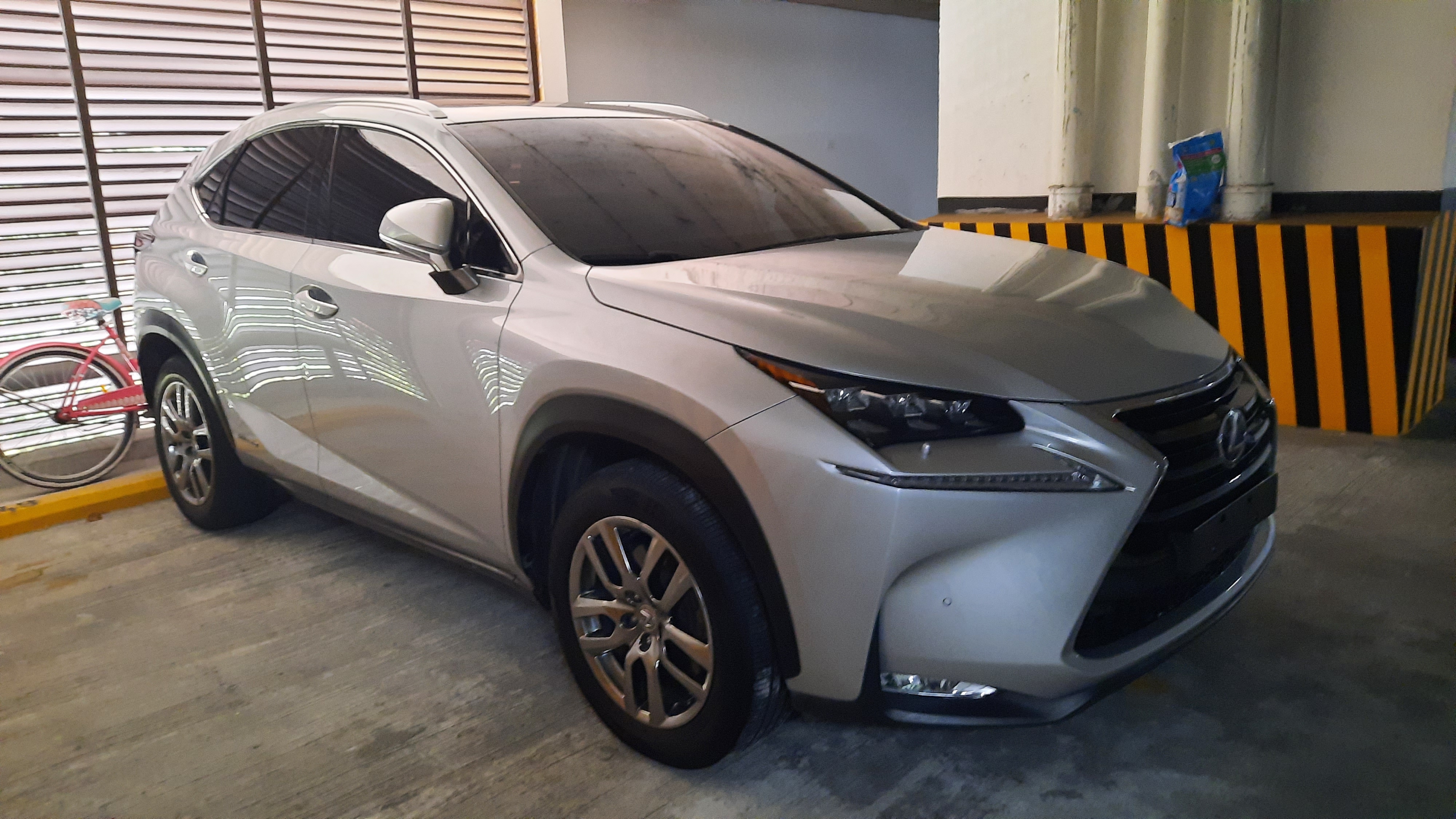 VENDO LEXUS NX300H NITIDA